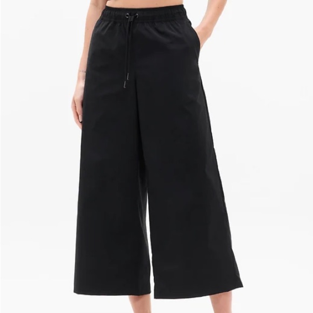 Elegant Black Wide-Leg Women's Pants